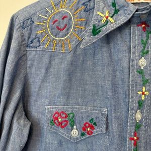 Vintage embroidered Sunshine and Flowers button up shirt Festival Season